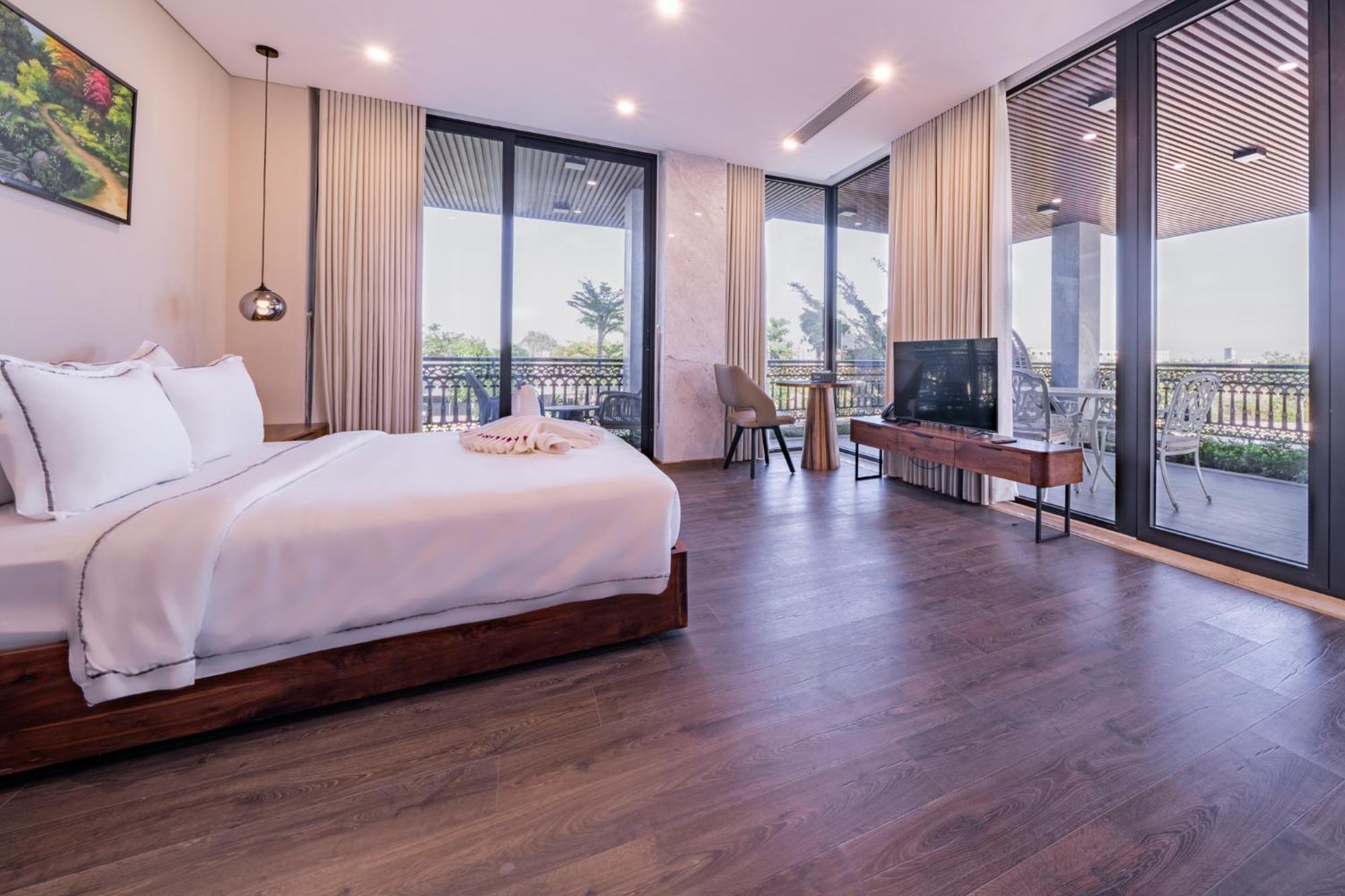 Cami Riverside Resort Da Nang Esterno foto