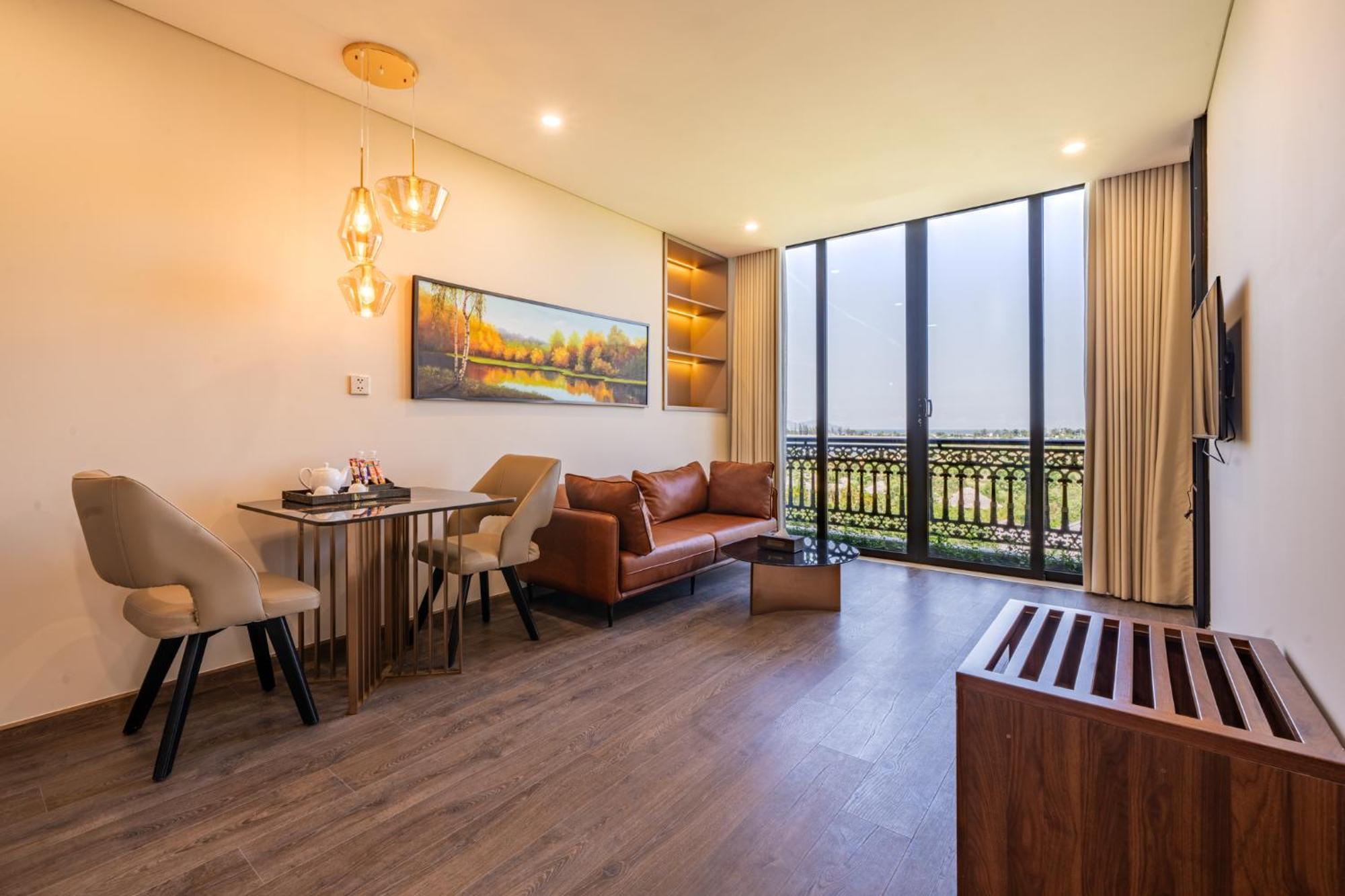 Cami Riverside Resort Da Nang Esterno foto