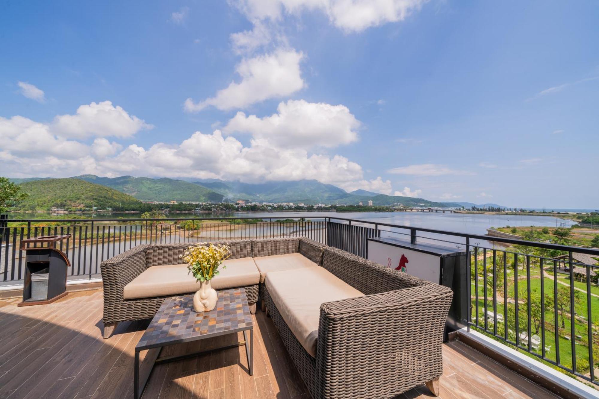 Cami Riverside Resort Da Nang Esterno foto
