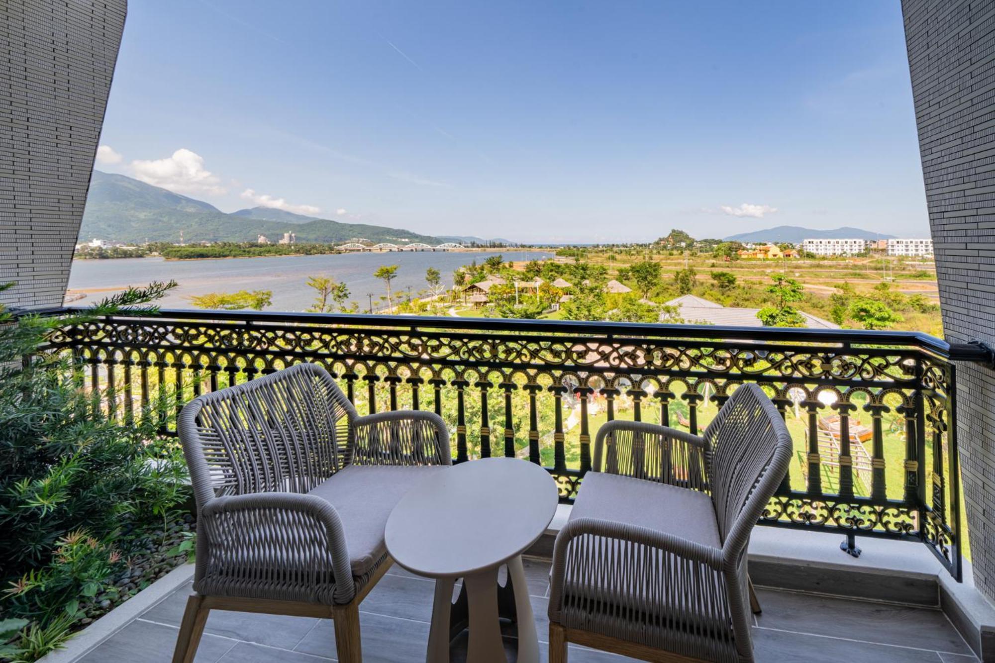 Cami Riverside Resort Da Nang Esterno foto
